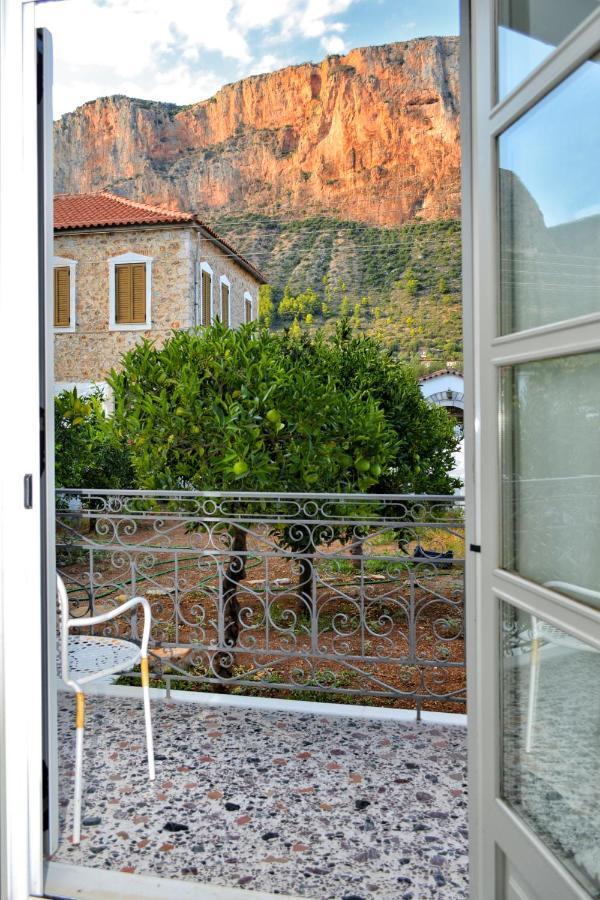 Anna'S Family Home Leonidio Bagian luar foto