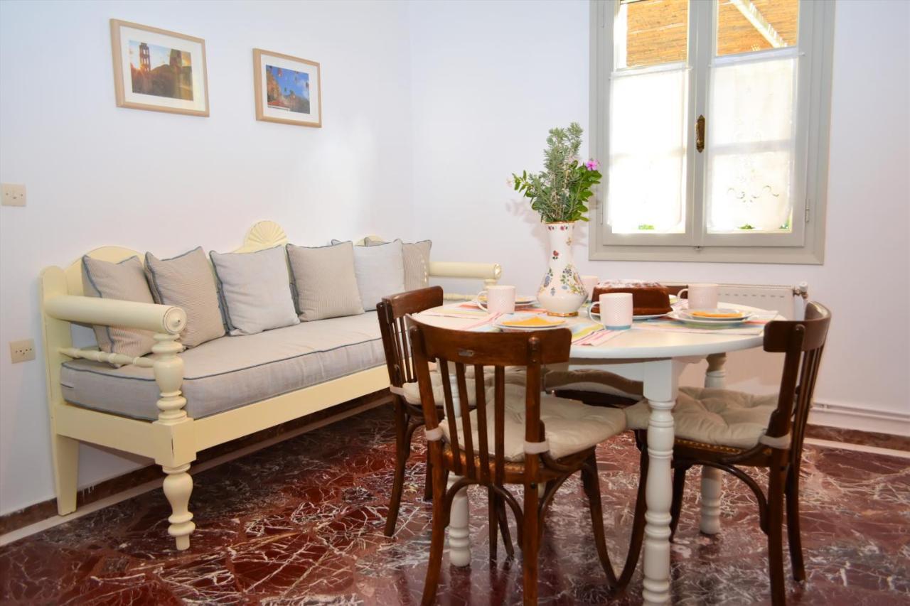 Anna'S Family Home Leonidio Bagian luar foto